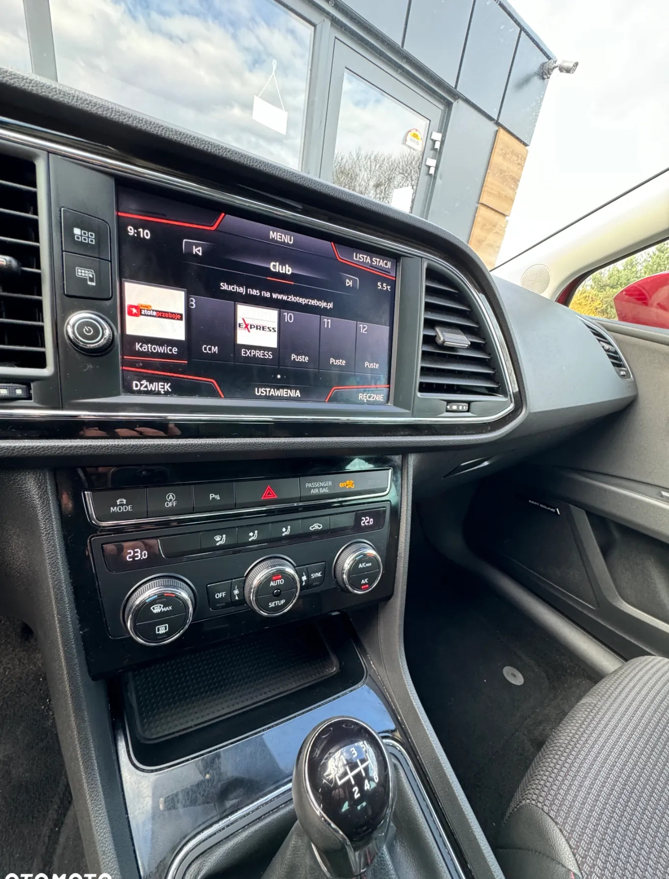 Seat Leon cena 54900 przebieg: 150600, rok produkcji 2018 z Miastko małe 232